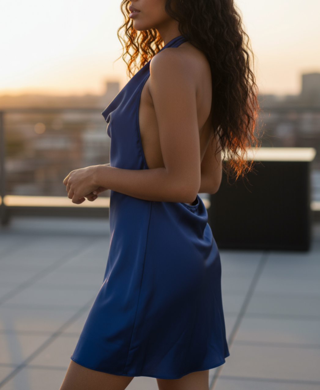 Robe satinée bleue nuit - très bon état - S/M