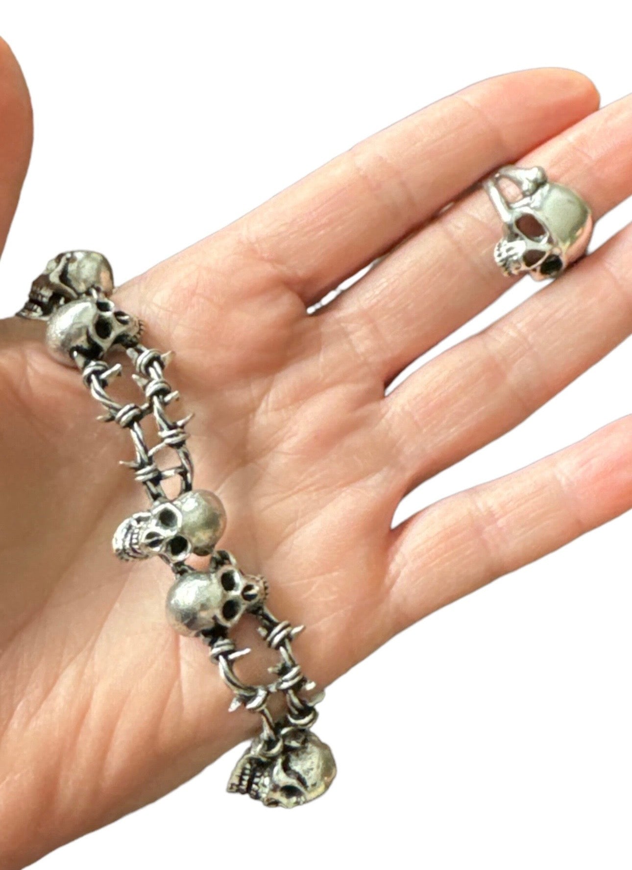 Bracelet tête de mort et sa bague neufs