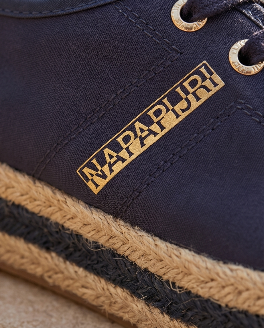 NAPAPIJRI chaussures - neuves  - 37