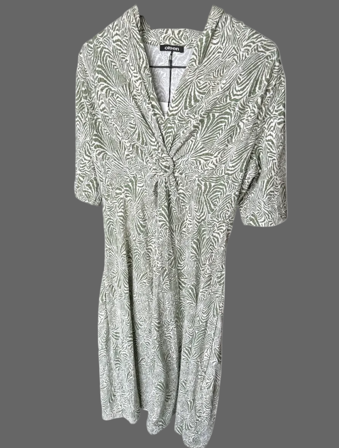 VENDUE  Robe Olsen - neuve  - 42