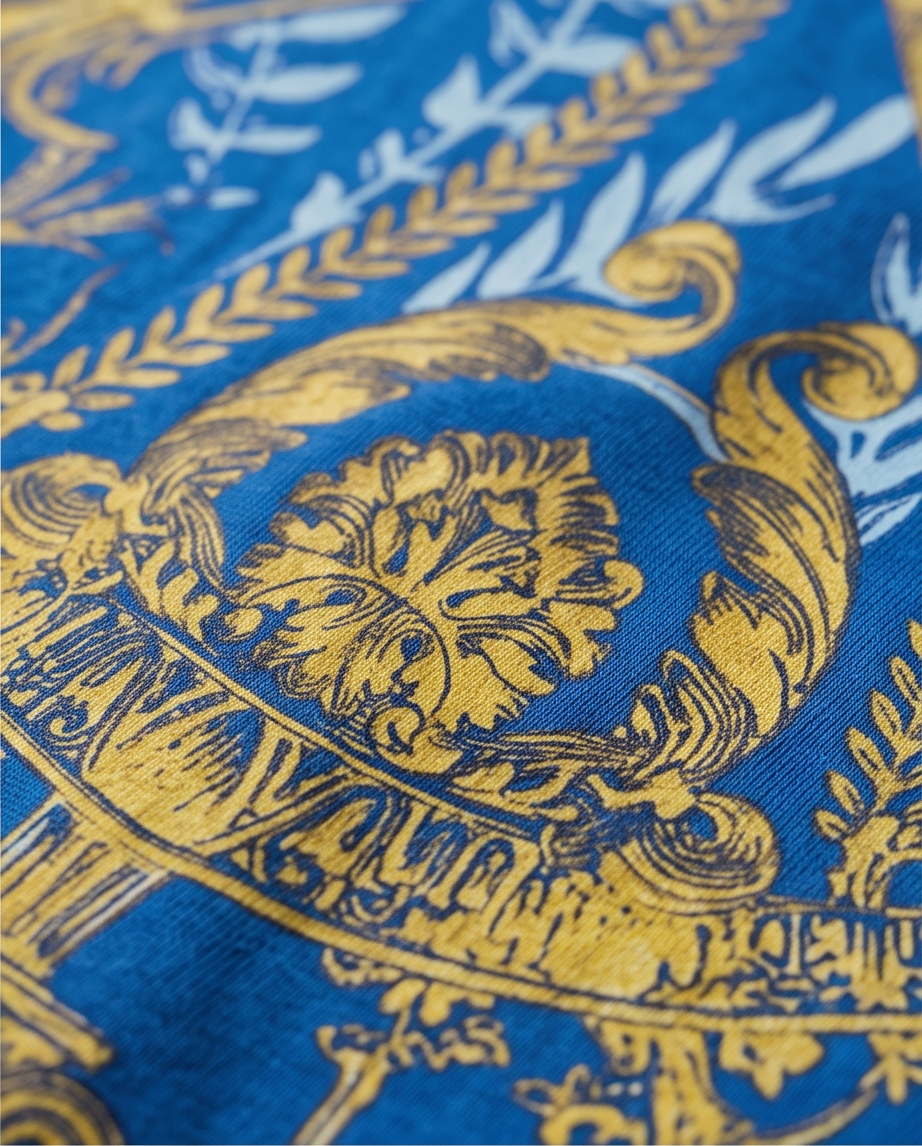 VERSACE COLLECTION – T-shirt Baroque Bleu & Or – Taille S