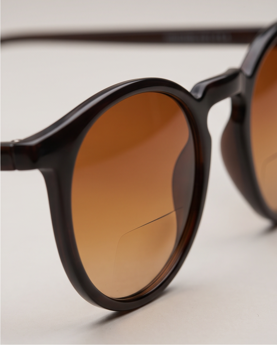 Lunettes de soleil avec double foyer correcteur pour la lecture — neuves