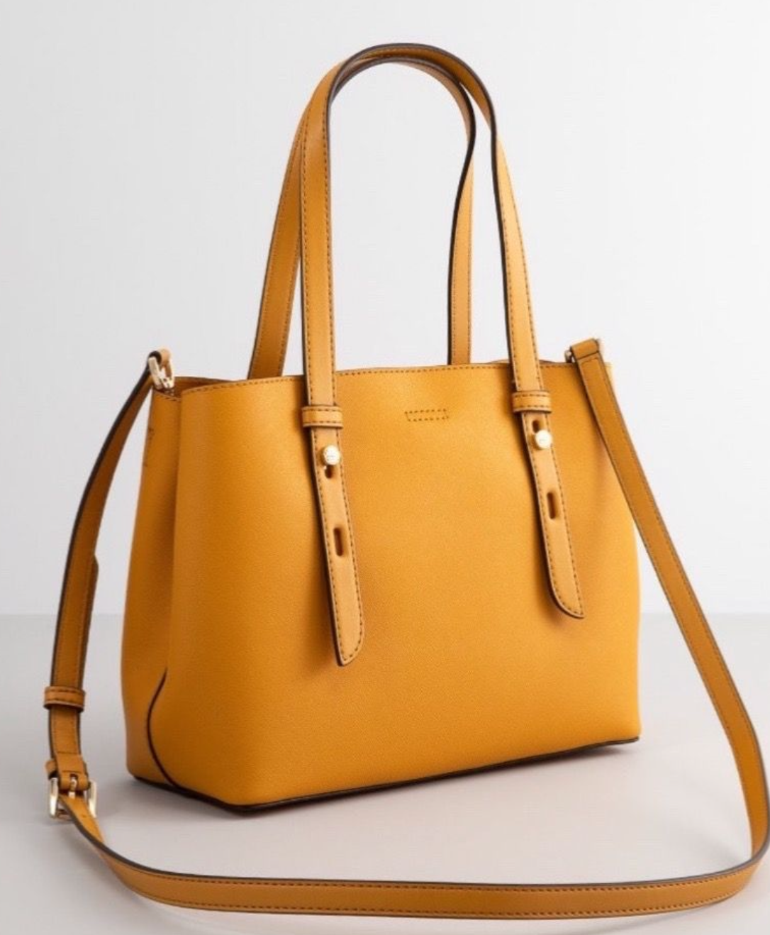 VENDU Magnifique Sac à Main Michael Kors
Jaune Moutarde cuir