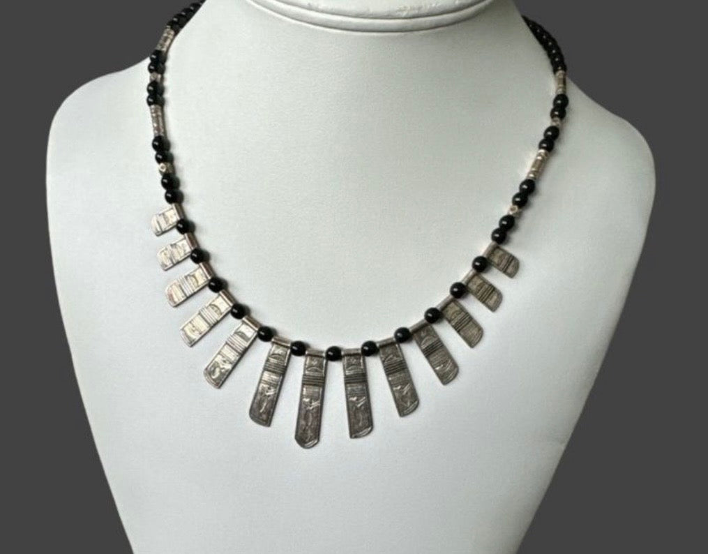 Collier éthique en argent neuf