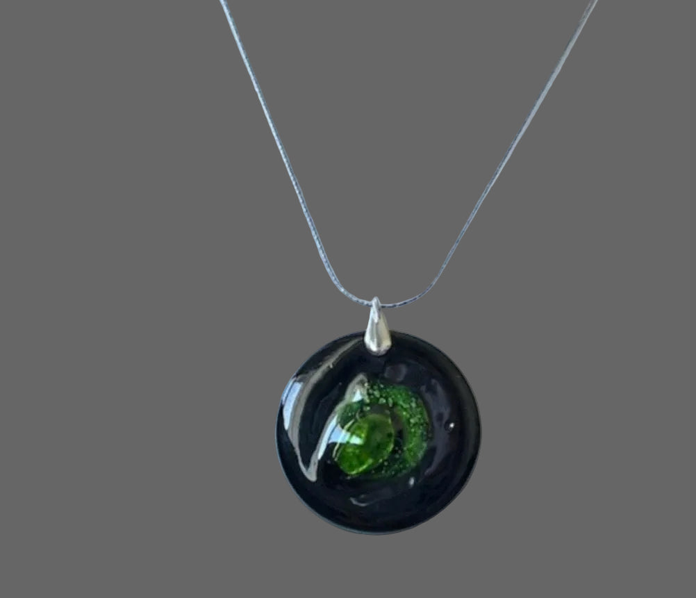 Collier en cristal fait main neuf