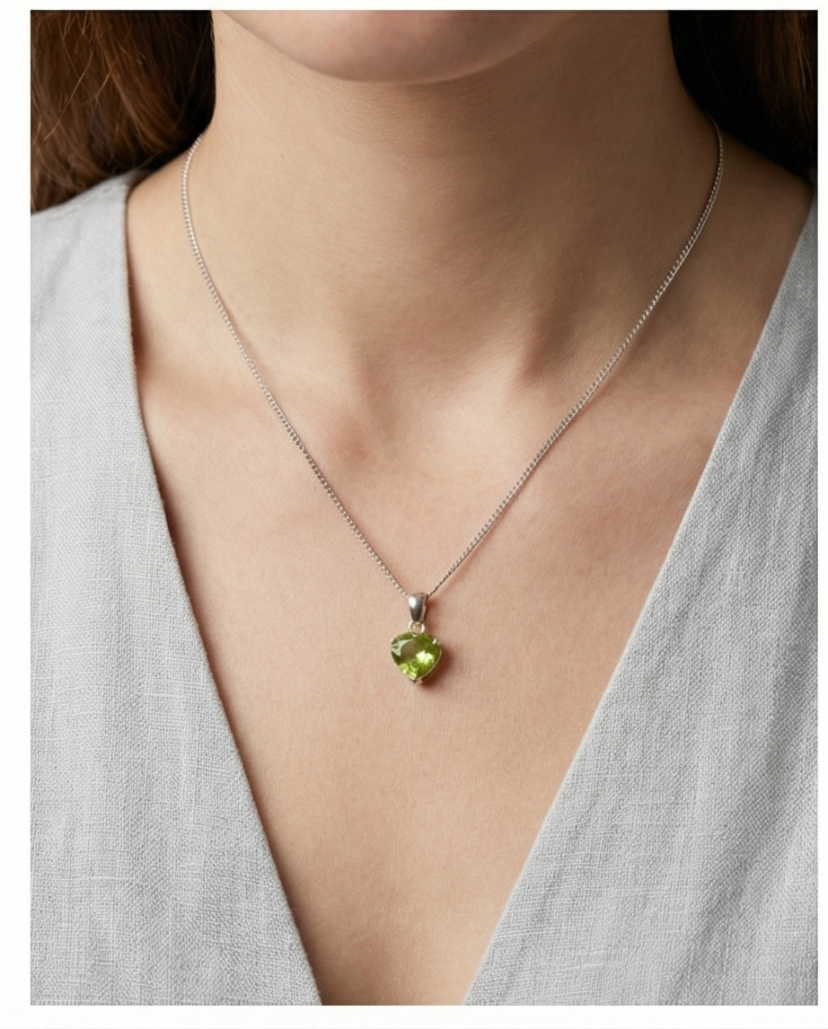Collier en argent avec péridot