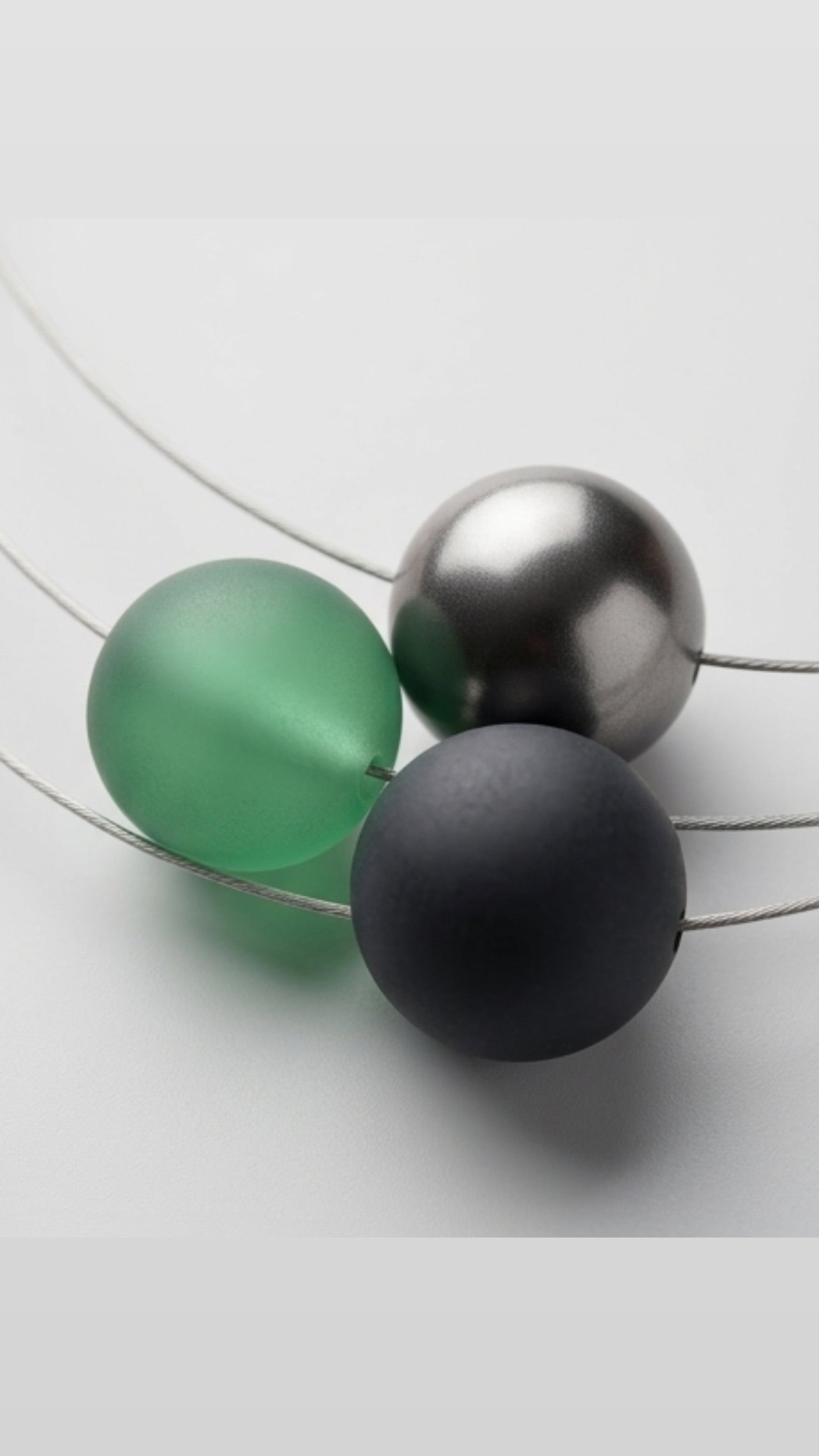 Collier multi-rangs avec 3 perles - neuf