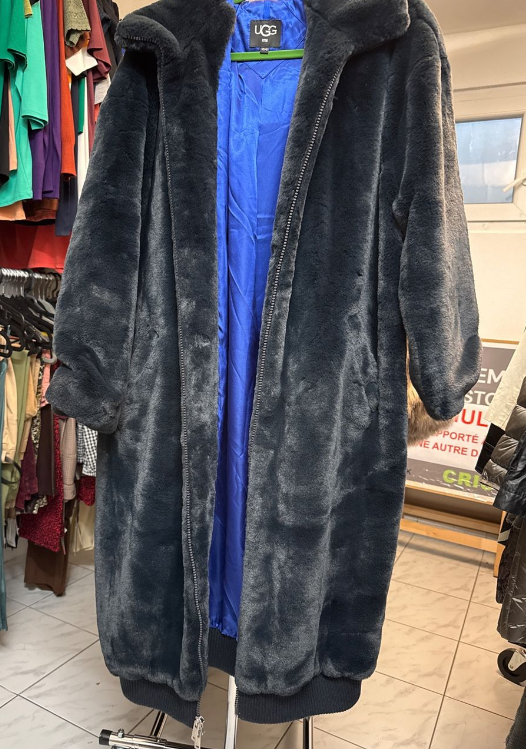 UGG Manteau d'hiver en fausse fourrure bleu neuf taille XS