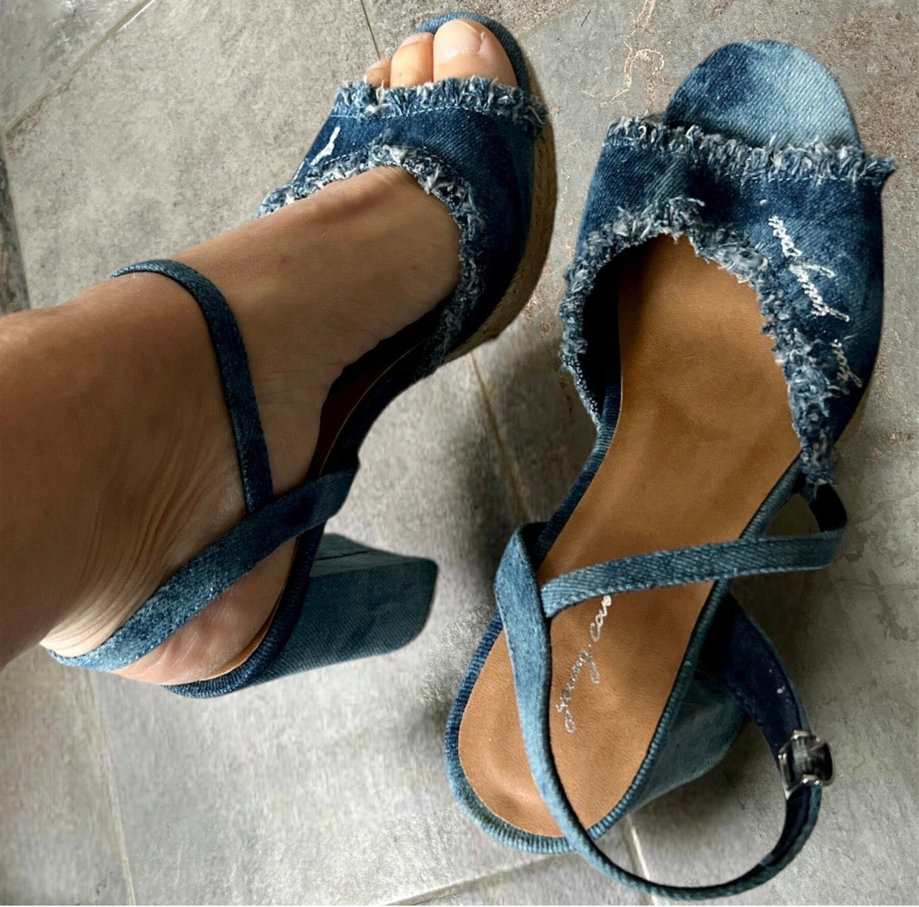 Sandales talons hauts taille 38 comme neuves