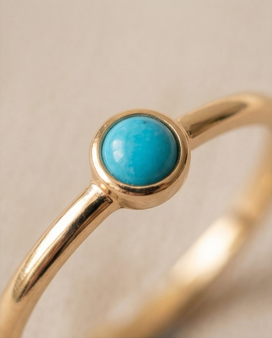 Bague fine et élégante en plaqué or neuve