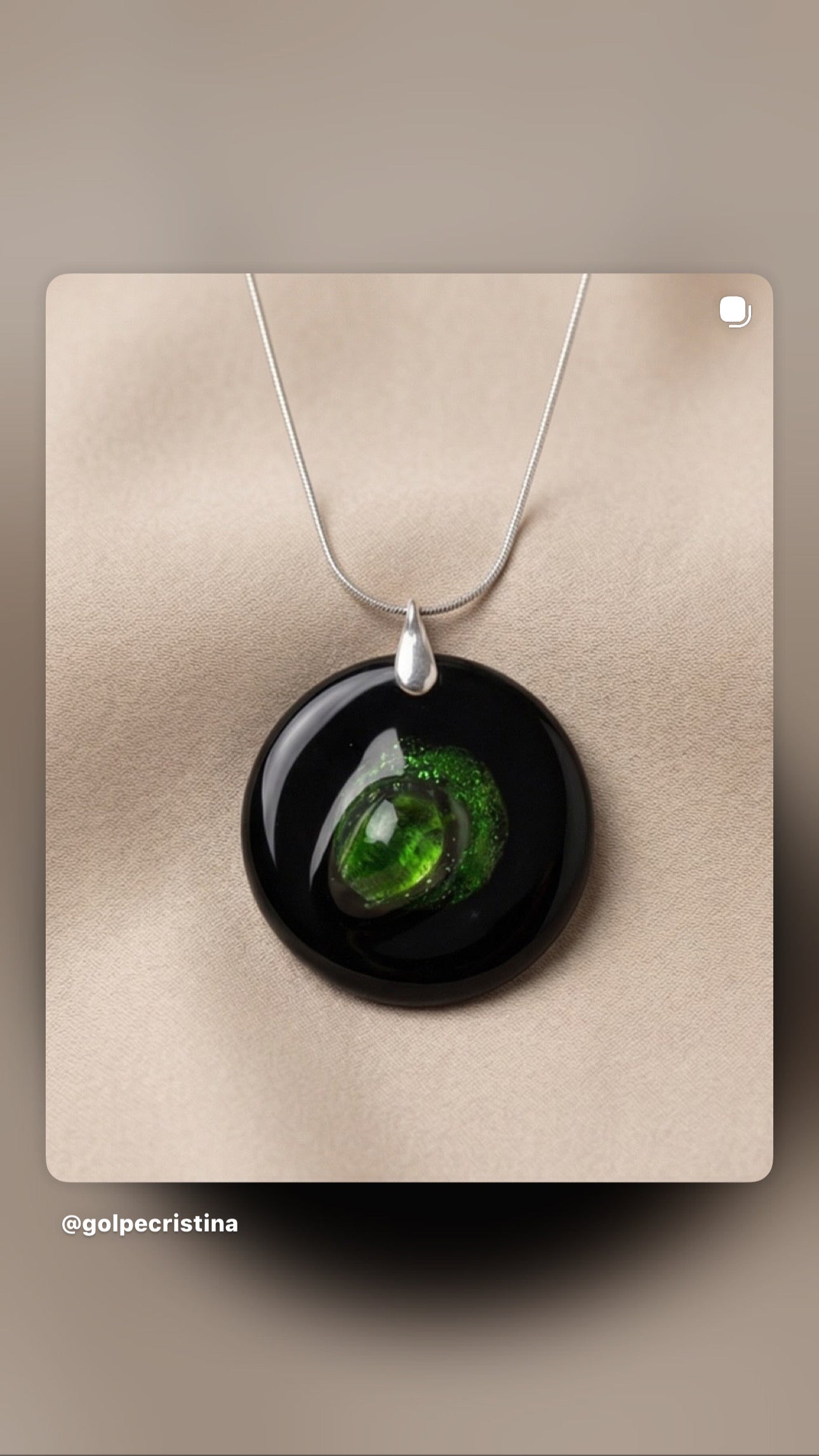 Collier en cristal fait main neuf