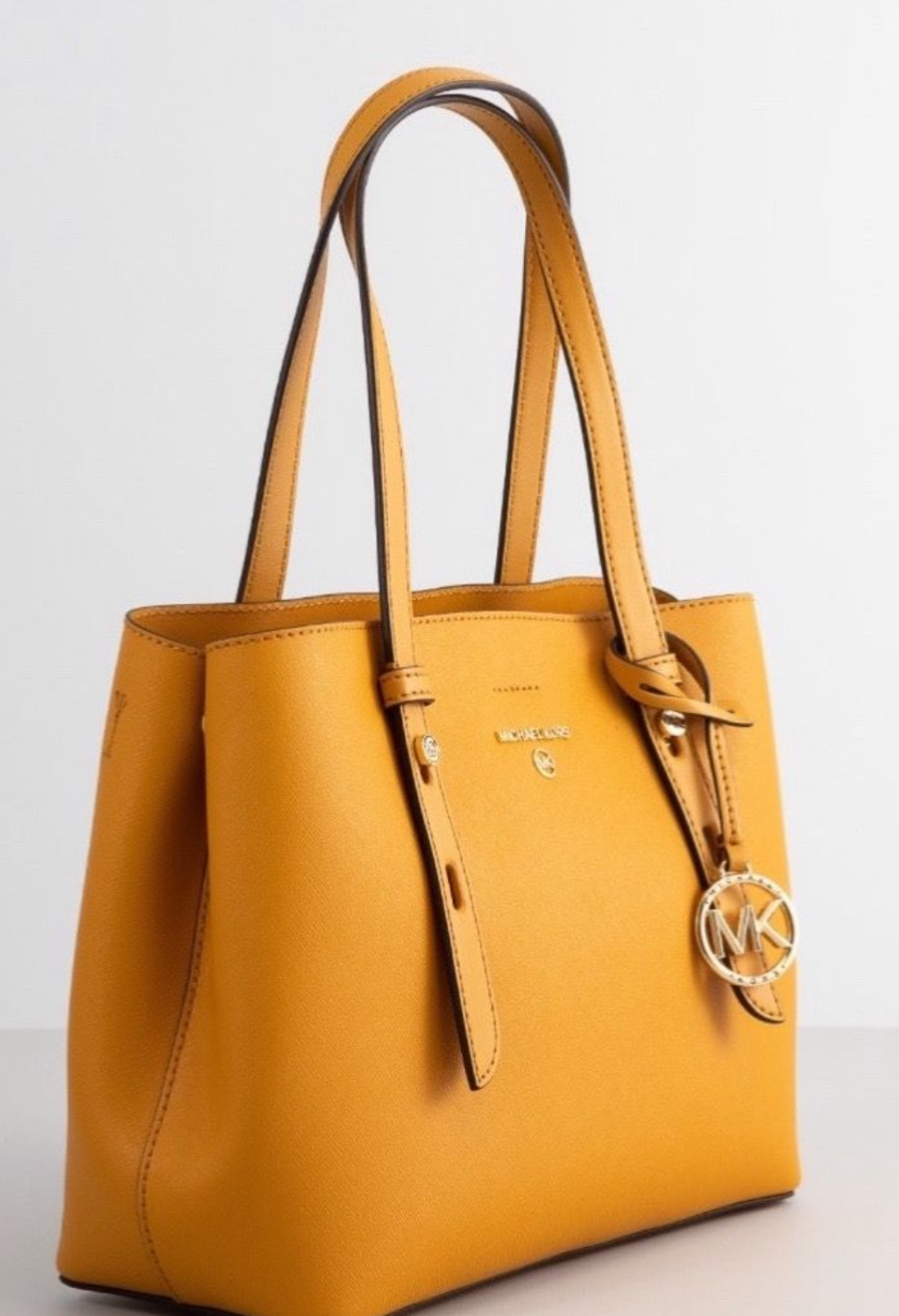 VENDU Magnifique Sac à Main Michael Kors
Jaune Moutarde cuir