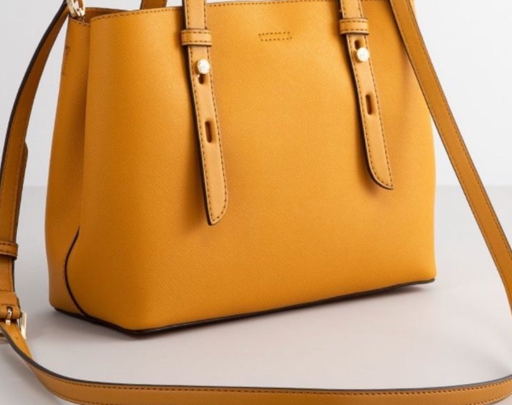VENDU Magnifique Sac à Main Michael Kors
Jaune Moutarde cuir