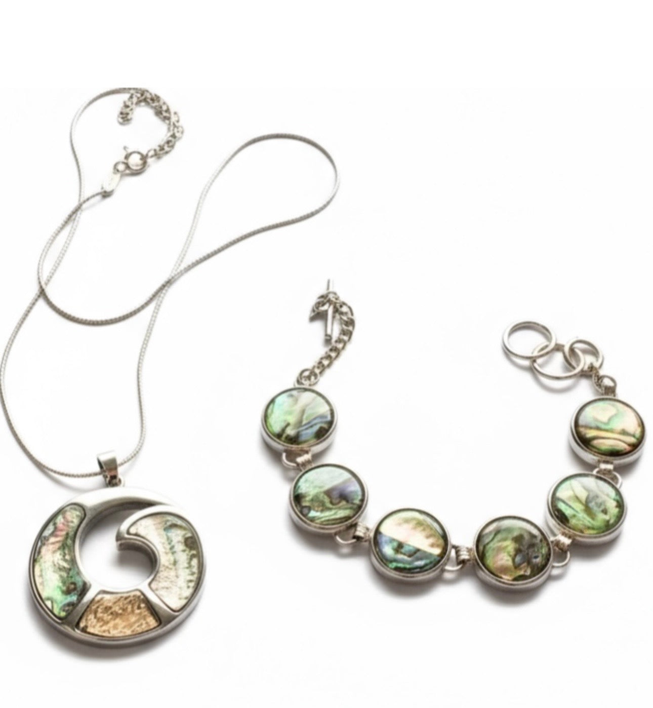 Parure collier et bracelet ornée nacre neuve