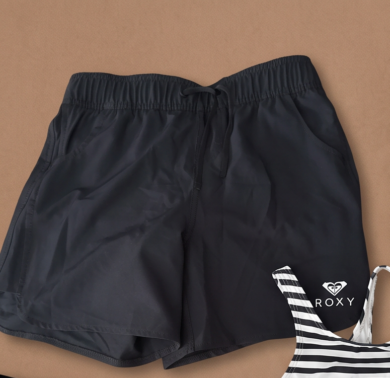 Short ROXY — neuf — taille XS