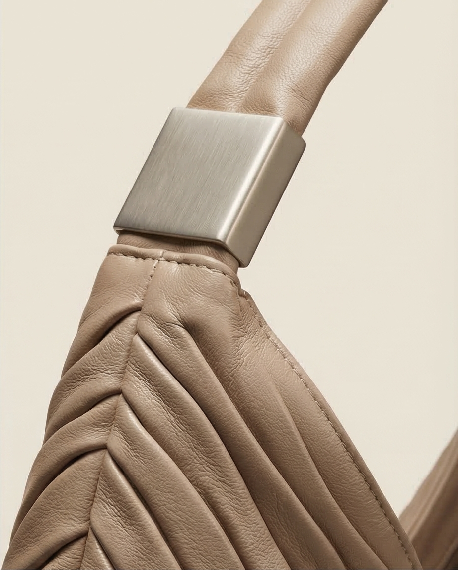 L'élégance intemporelle signée LUPO. Sac en cuir véritable neuf
